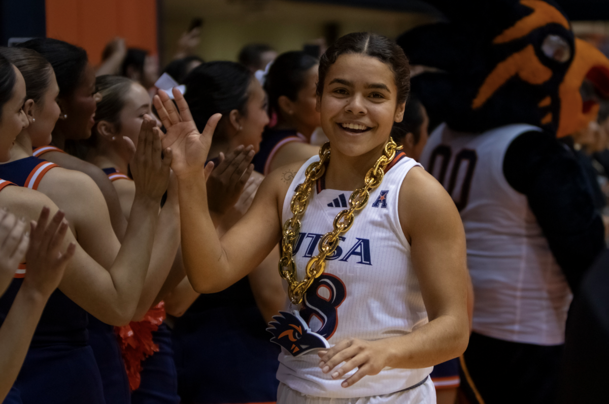 Graduate guard Nina De Leon Negron